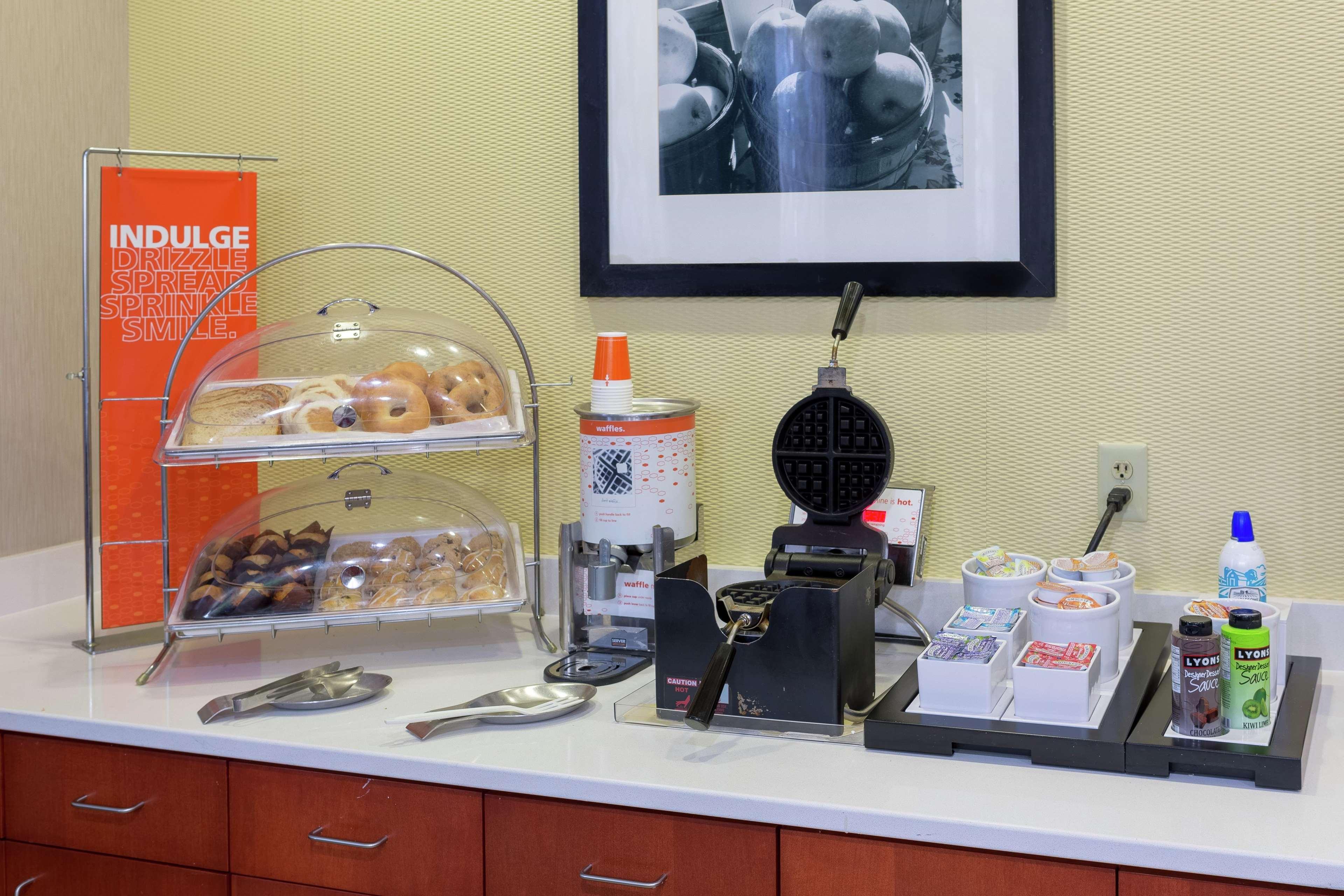 Hampton Inn & Suites Knoxville-Downtown Extérieur photo