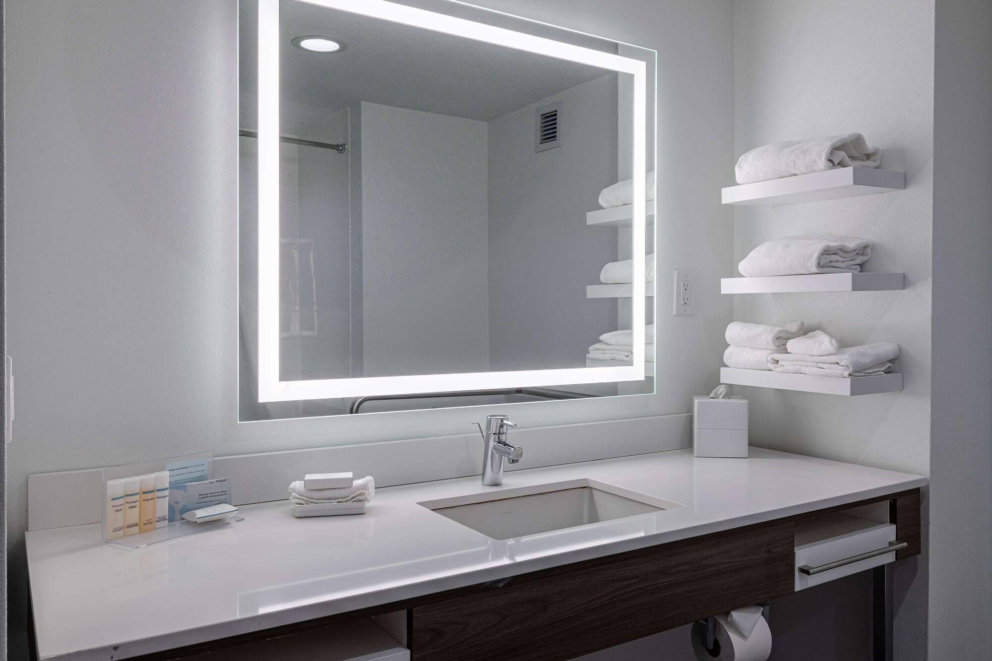 Hampton Inn & Suites Knoxville-Downtown Extérieur photo